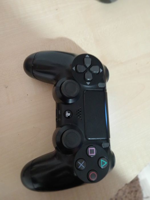 Vând 2 manete pentru ps 5 și PS 4