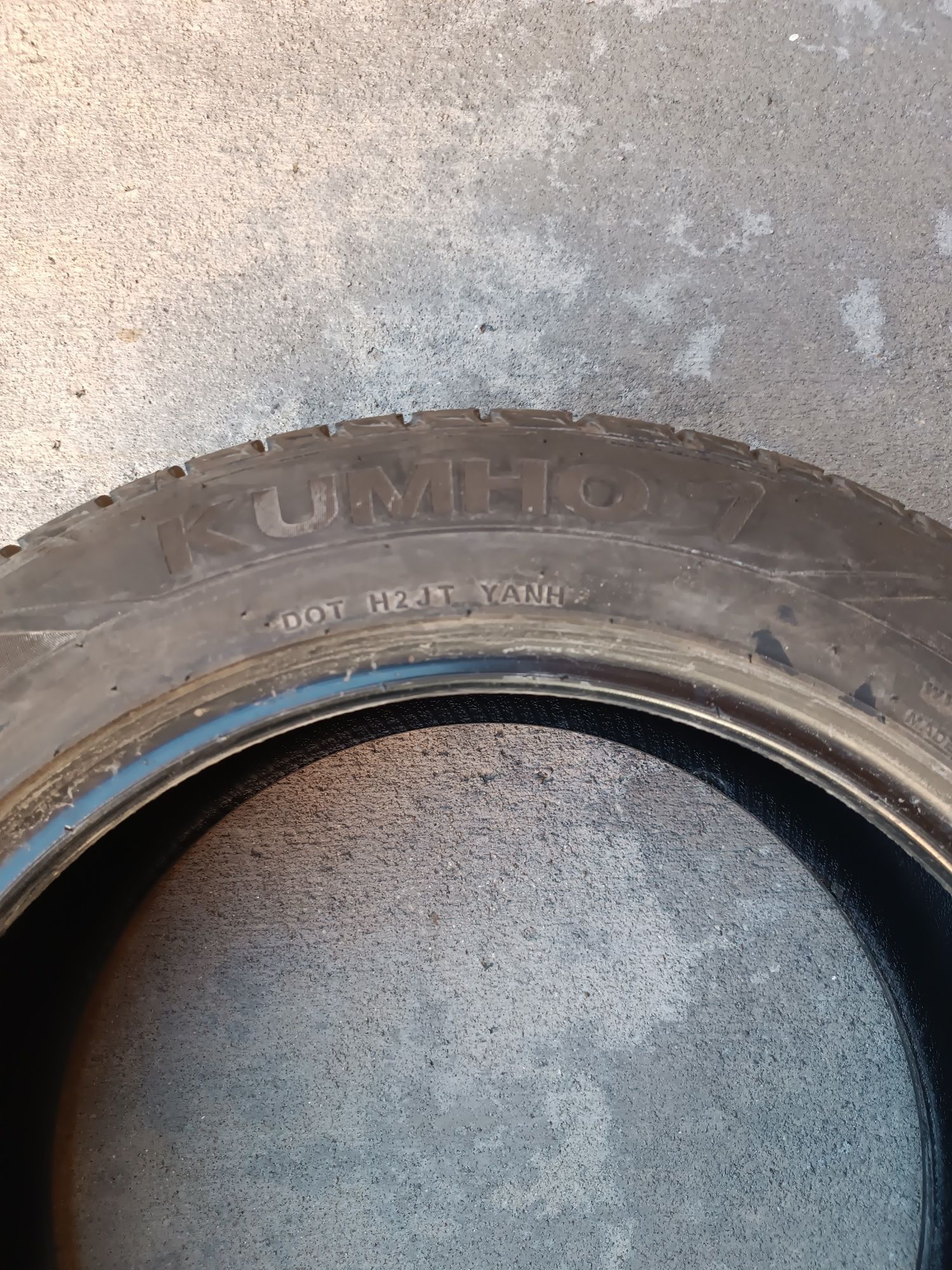 Лятна гума 235/55R19
