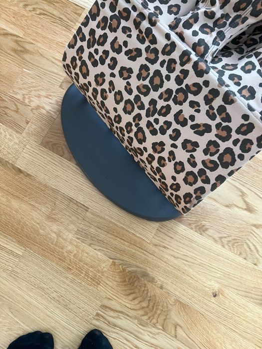 Babybjorn cu 2 jucării