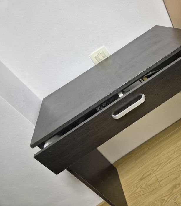 Birou IKEA Micke, alb, in stare buna + Birou wenge