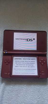 Nintendo DSi XL със зарядно