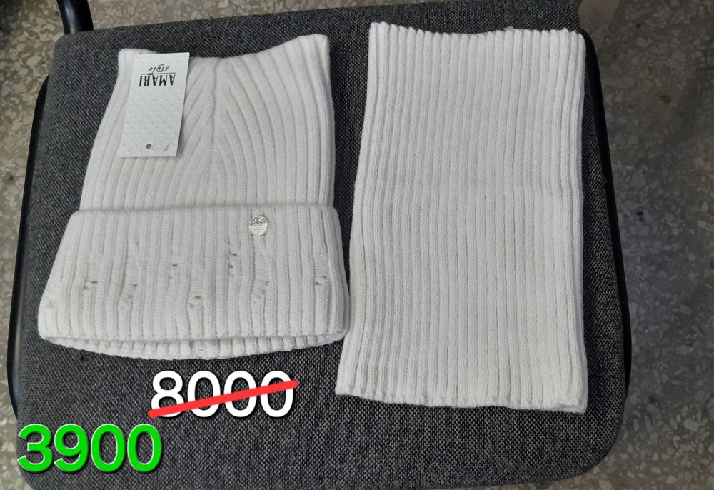 Продам шапки детские