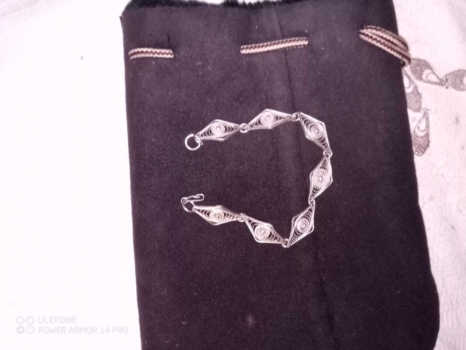 Старинна , сребърна гривна