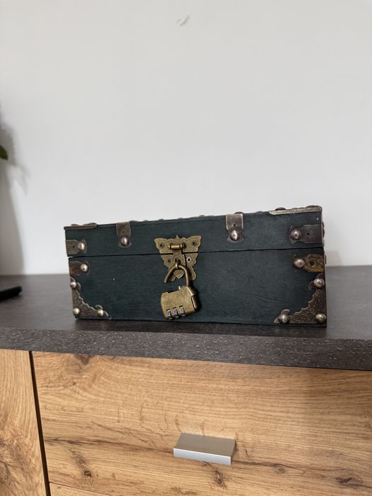 Cufar organizator bijuterii/ depozitare