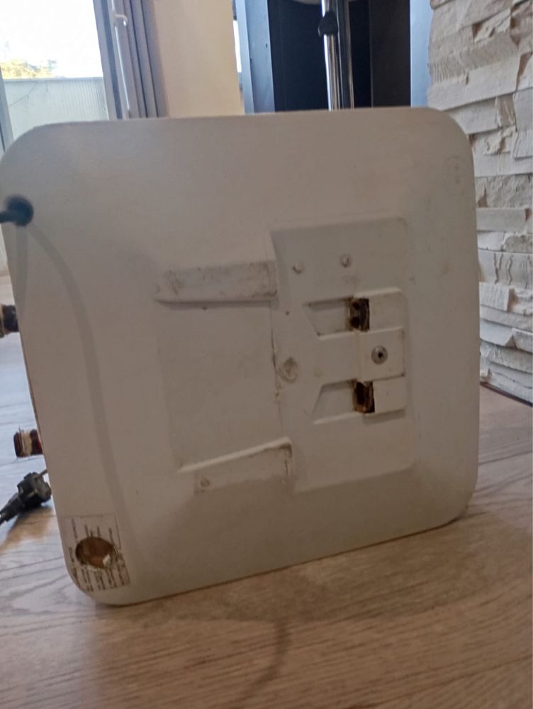 Бойлер ARISTON 10L