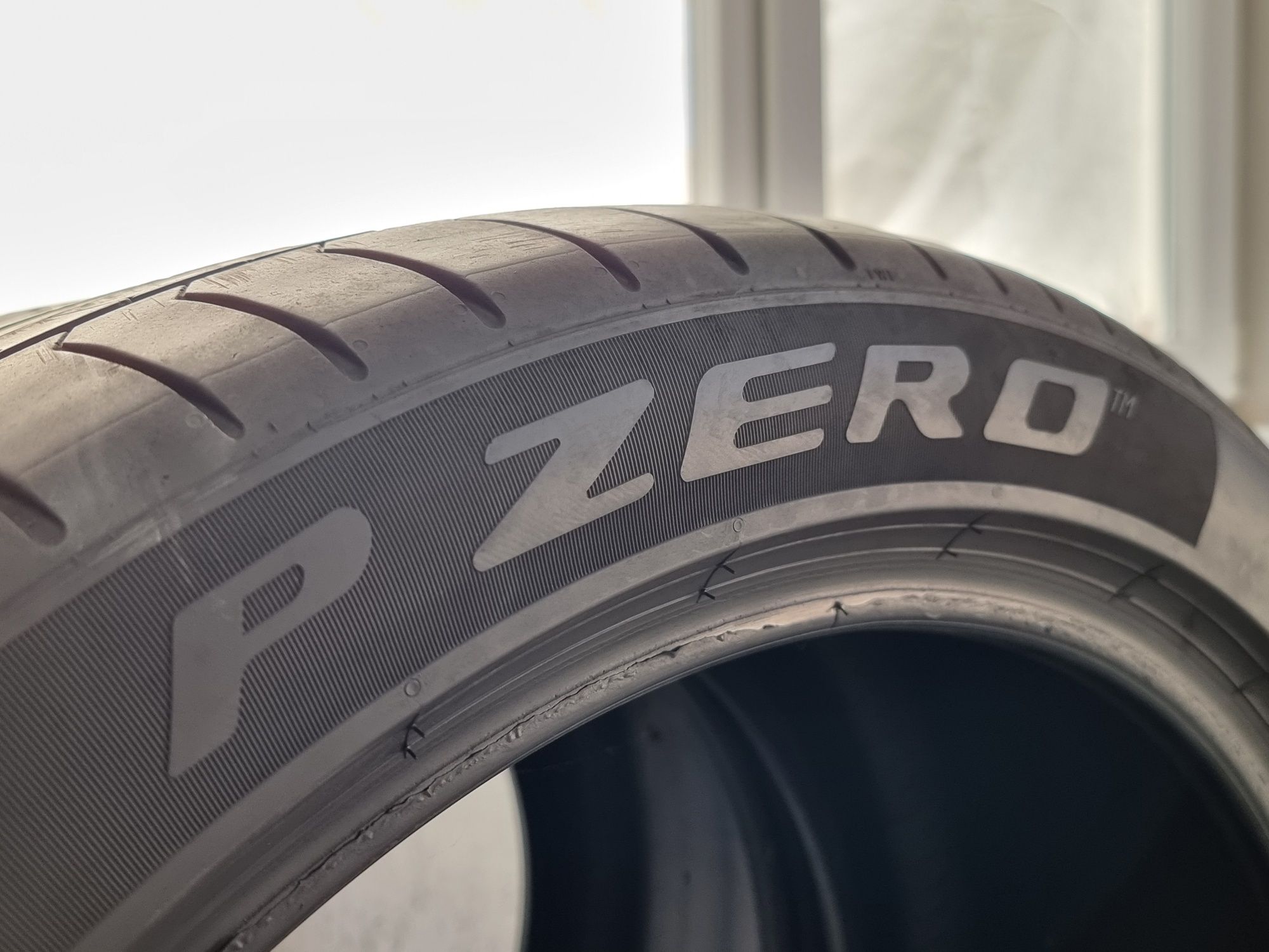 315/35/21 Pirelli 2Броя: 250лв 6.2мм Run on flat