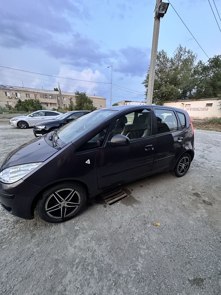 Mitsubishi colt . 1,3 обьем. 2006 ж. робот