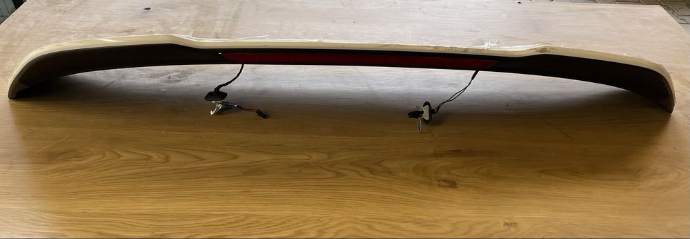 Audi Q5 FY 80A 2023г заден спойлер + части за заден капак