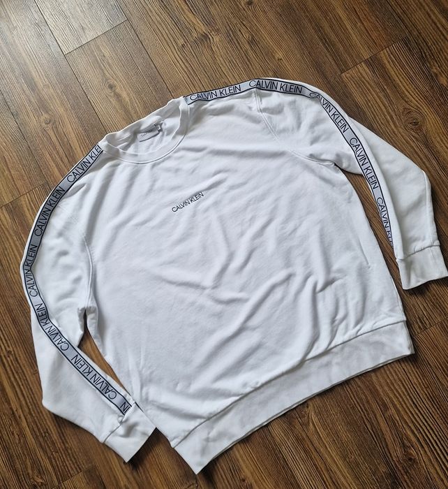 Страхотен мъжки суитчър  CALVIN KLEIN размер 3XL