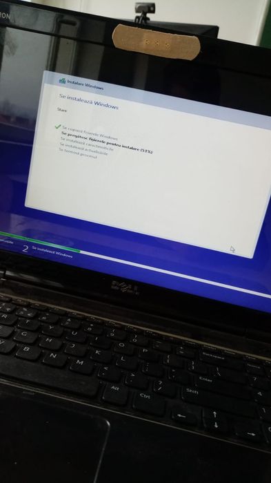 Instalez Windows  cu licența și toate driverele necesare
