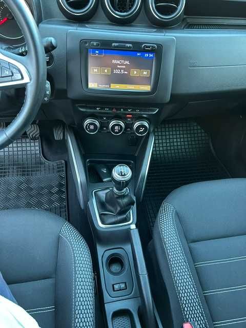 Dacia Duster 1.6 i,115 cp ,Navi