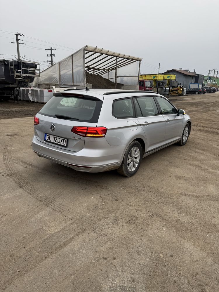 Volkswagen Passat B8 1.6Tdi 120cp distronic/dsg/navi