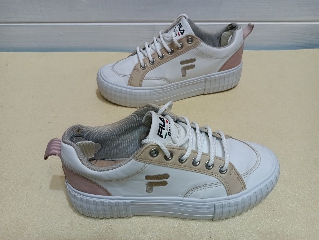 FILA сникърси N37- 29 лв