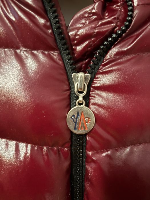 MONCLER Червено яке
