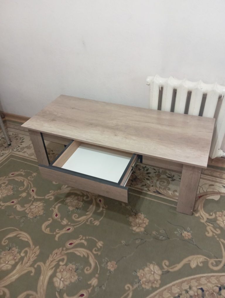 Журнальный столик