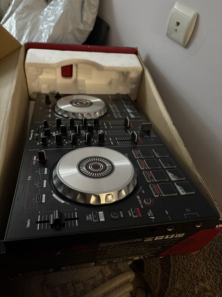 Пулт Pioneer DDJ-SB2
