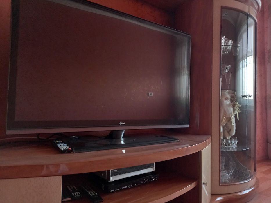 Продам телевизор LG