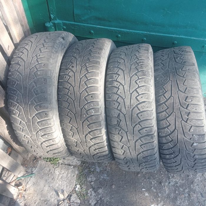 Зимние шины  продам