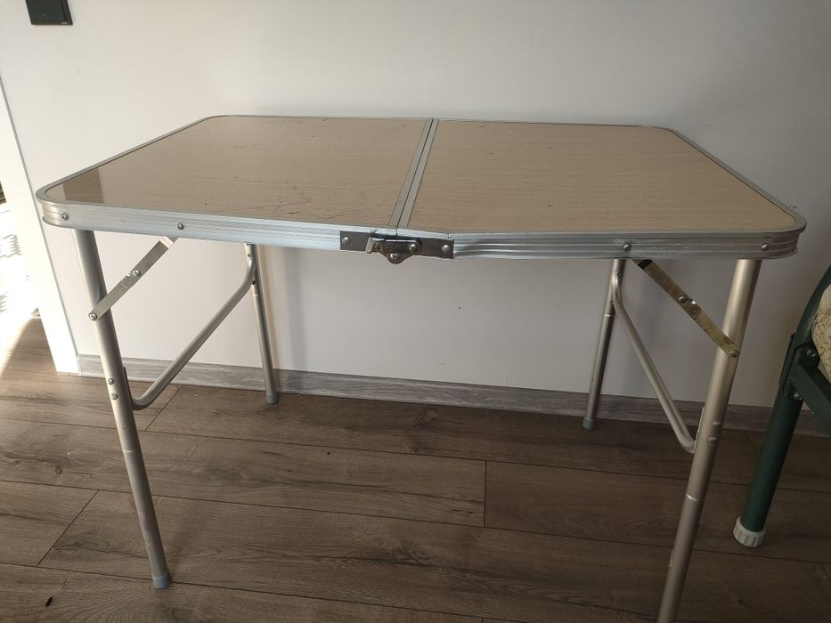 Стол раскладной.