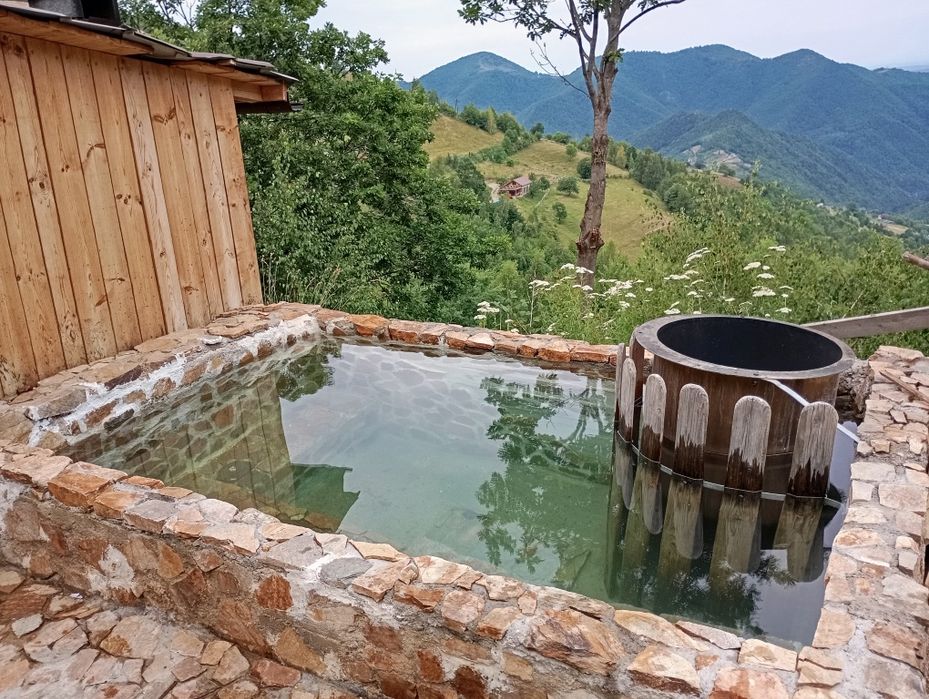 CABANA LAS PITICI :Cabană de inchiriat  la Muntele Rece la 30 km de Cl