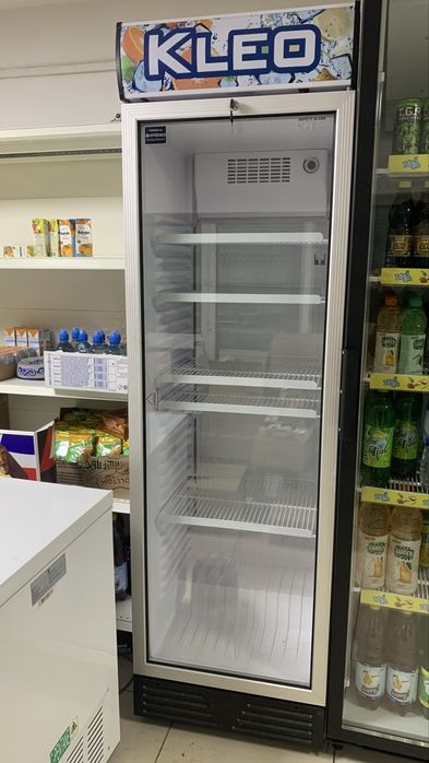 Холодилники стеллажи и морозилки