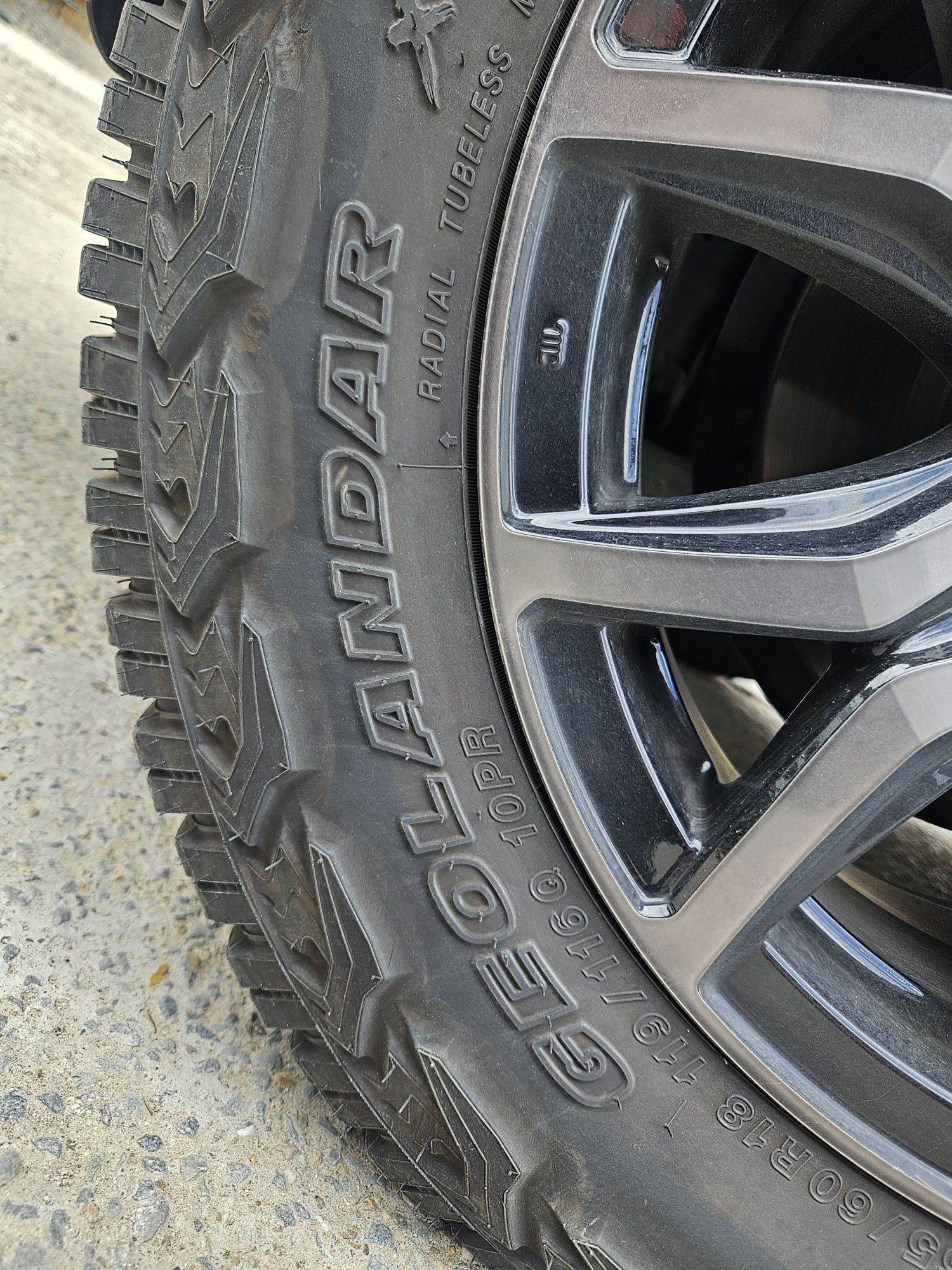 Джанти с гуми за Toyota Hilux 265/60/18