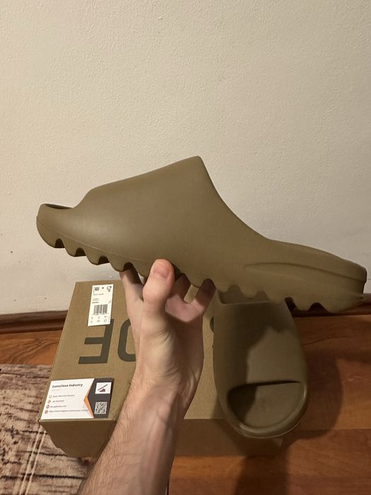 Adidas Yeezy Slide Core