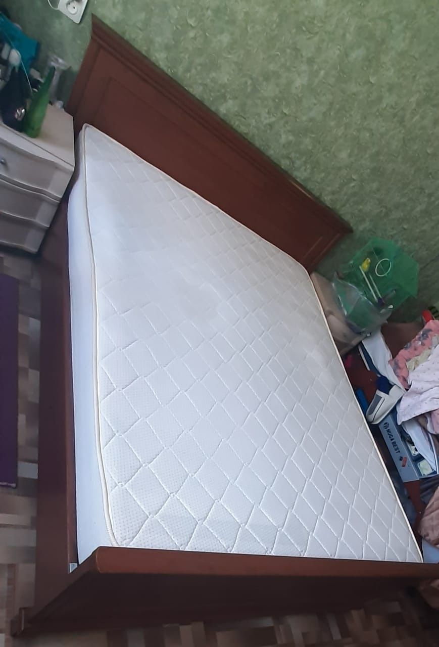 Продам двухспальную кровать