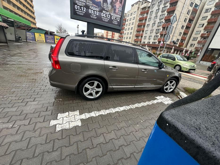 Volvo v70 2008година