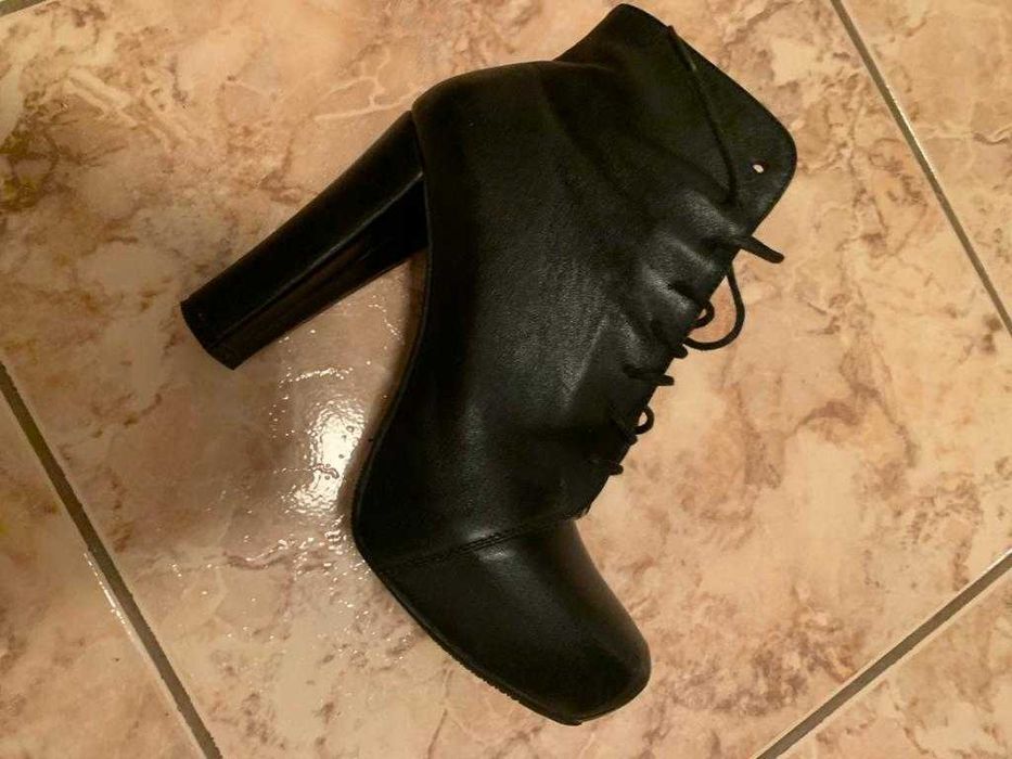 Ghete din piele fina