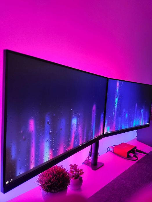 2 monitoare Samsung 24" impecabile 10/10 estetic/functional