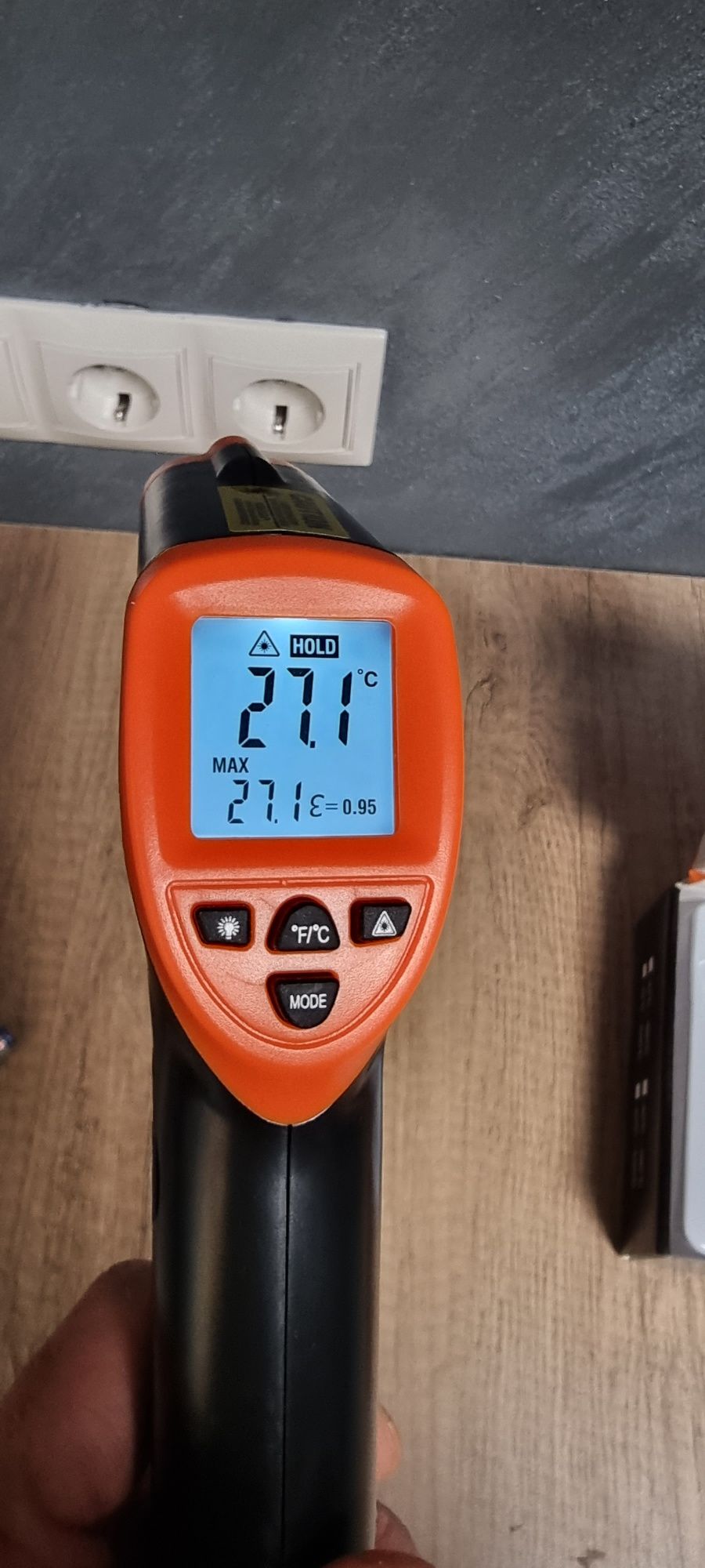 Бесконтактный термометр, инфракрасный пирометр