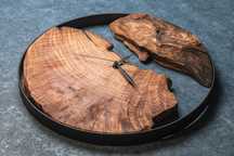 Ceas de perete handmade din lemn de salcâm și metal – 41 cm