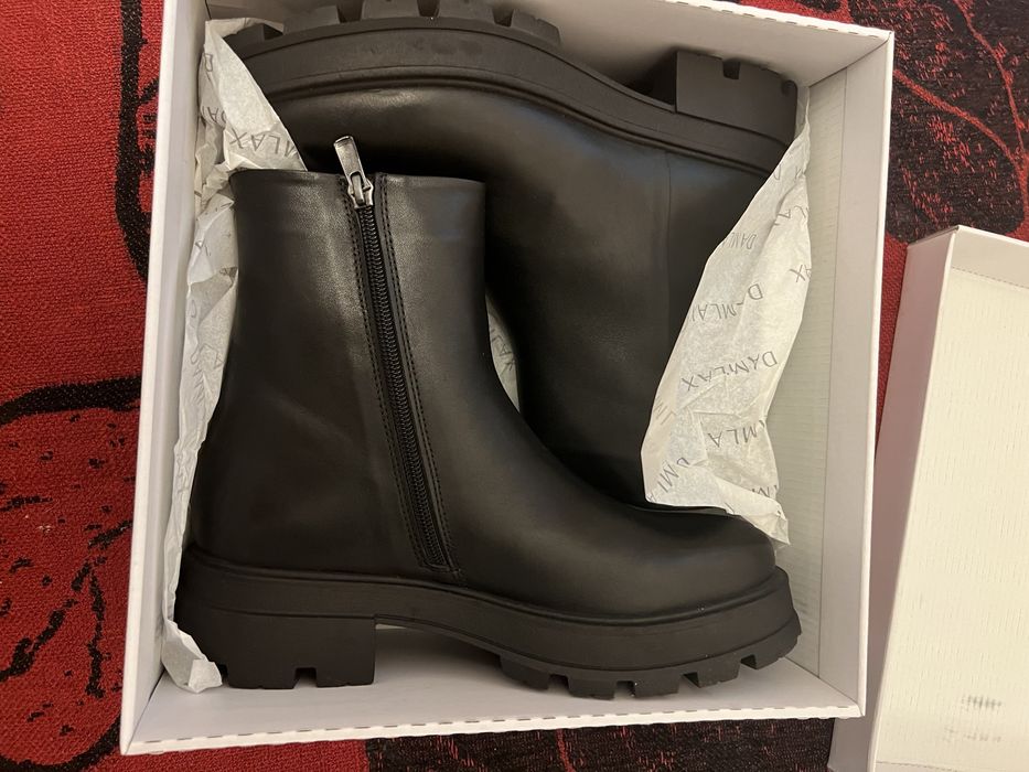 Сапоги турция. Новые. Натуральная кожа.размер 39 подходит и на 38