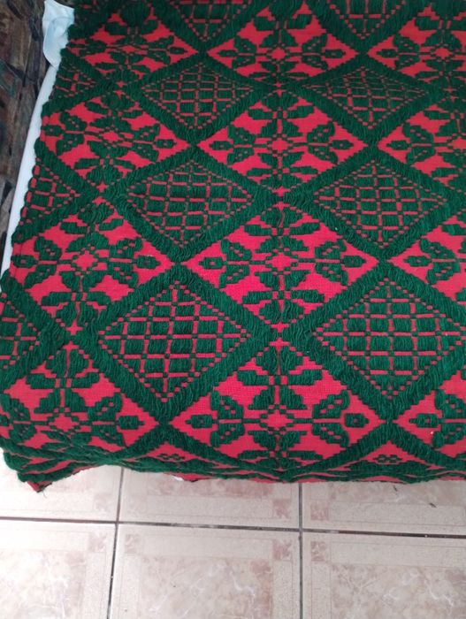 Cuverturi tesute traditional