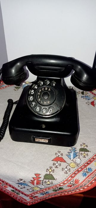 Телефон Сименс ,старинен, шайбов,Номера е за Бургас от 1970та година.