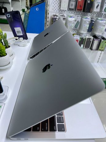 срочно продается MacBook air i5 2020