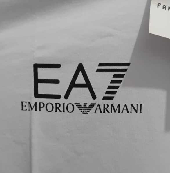 Чисто нова оригинална тениска Armani