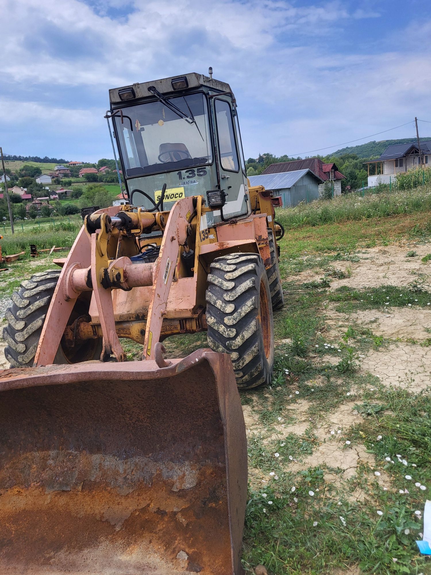 Vând buldoexcavator