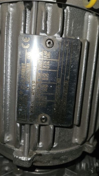 Vând ventilator desfumare