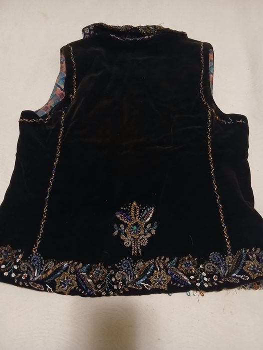 Vestă tradițională românească 1930-1960