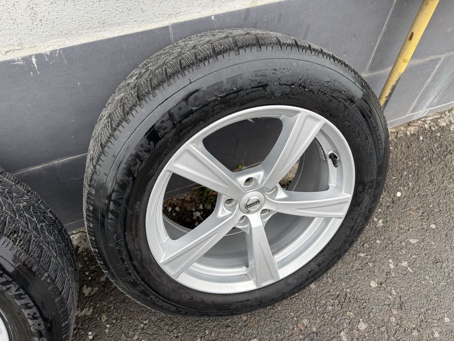 Jante aliaj VOLVO XC90 ORIGINALE+anvelope iarna DUNLOP 235/60 R18