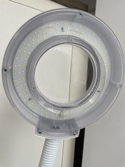 Lampa cu lupa si Led