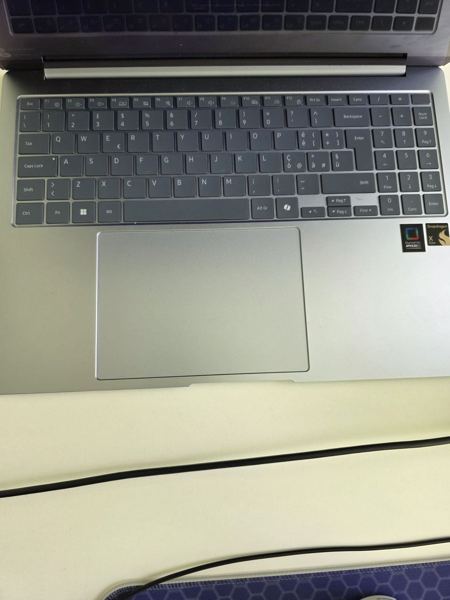 Samsung Galaxy Book4 Edge 16" x Elite NT960XMB-KCO1B ITB