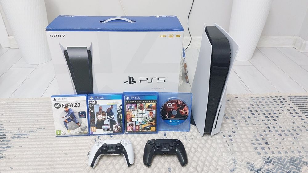 PS5 с 2 джоистиками и играми