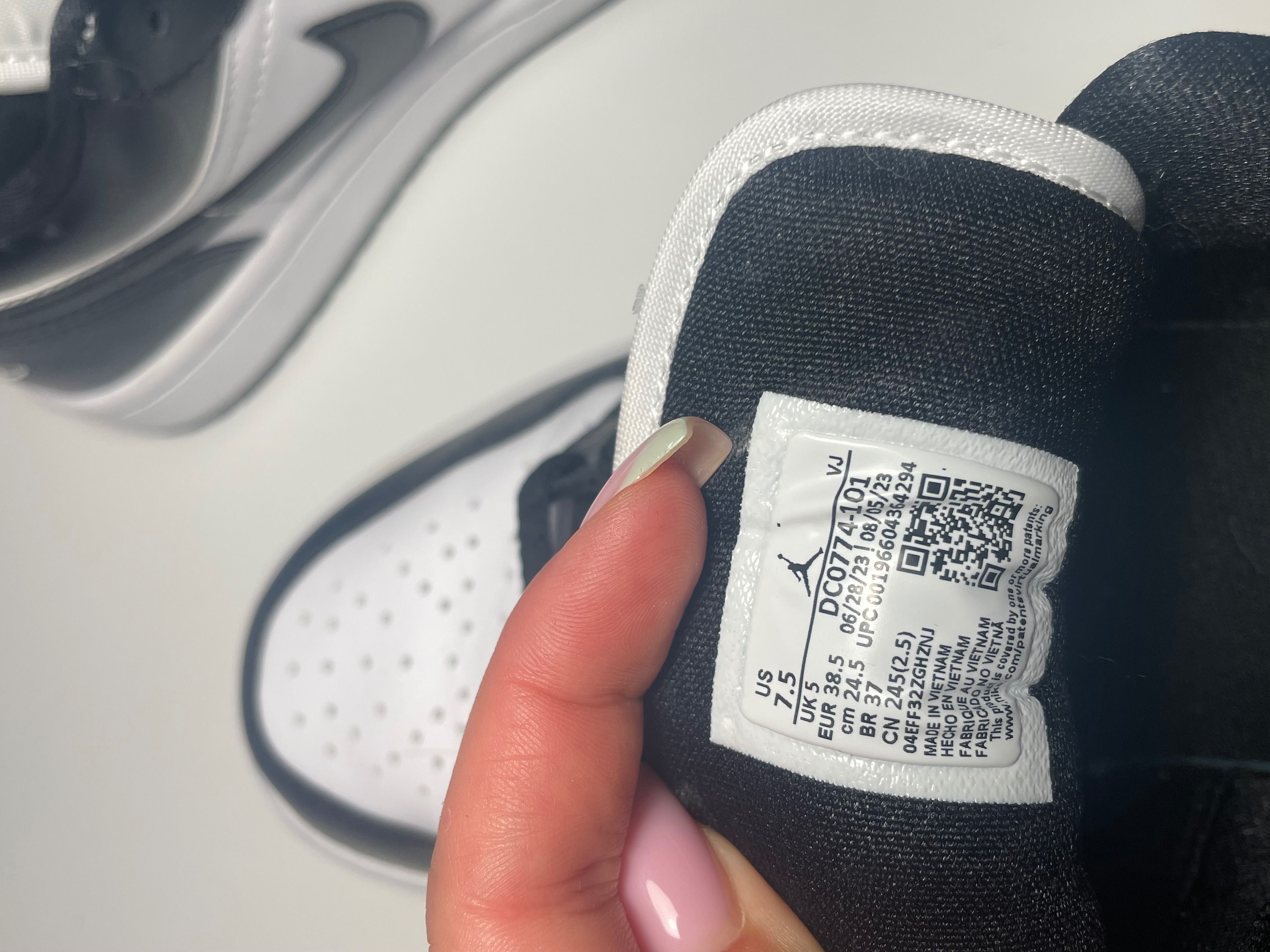 Air Jordan 1 LOW