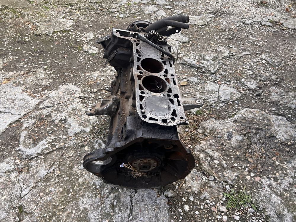 Двигател/Блок Mercedes M102 2,0 122кс