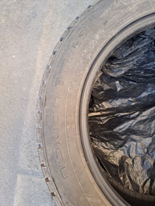Продам шины Nokian