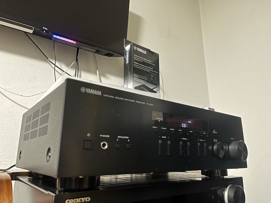 Receiver Yamaha R-N301 + adaptor original wifi