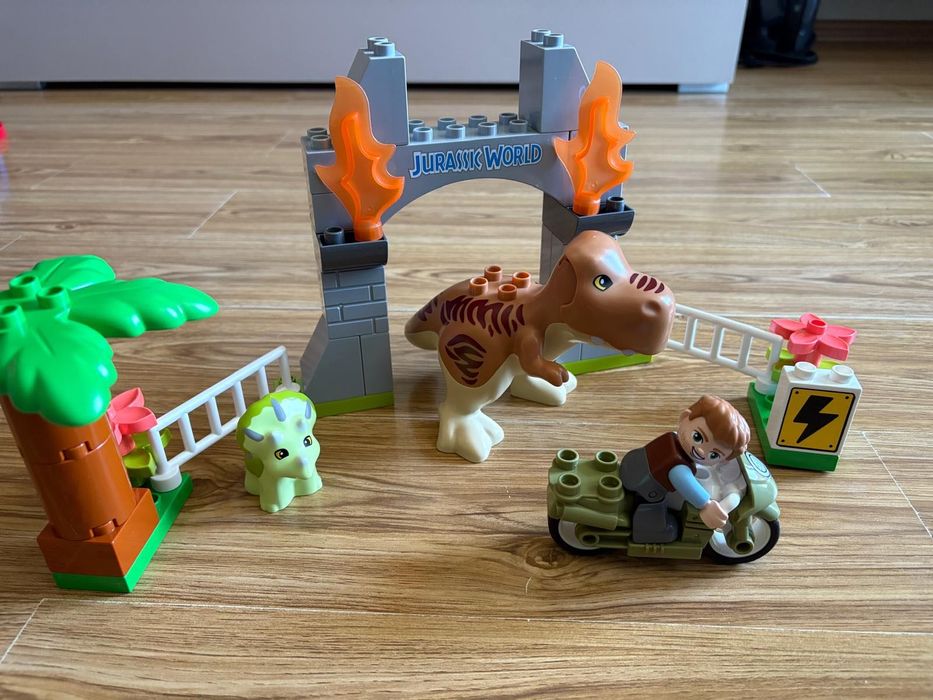 Set Lego  Duplo Jurassic World 10939